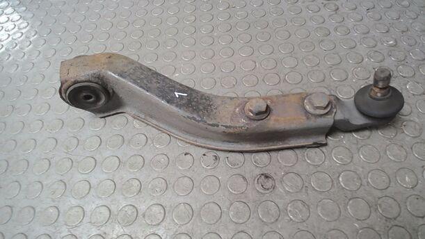 Foto: QUERLENKER LINKS eines Opel Corsa Style