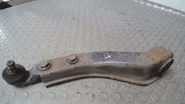 Foto: QUERLENKER LINKS eines Opel Corsa Style