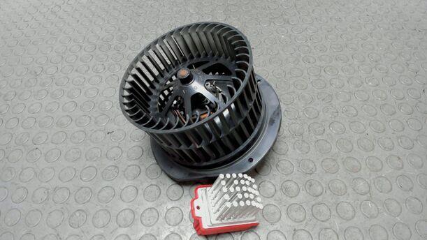 Foto: HEIZUNGSGEBLÄSE HINTEN eines VW Sharan 1.8 5V Turbo Style