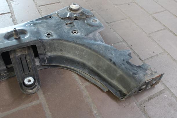 Foto: VORDERACHSTRÄGER / ACHSE CORN eines Nissan Micra 1.5 dCi Style