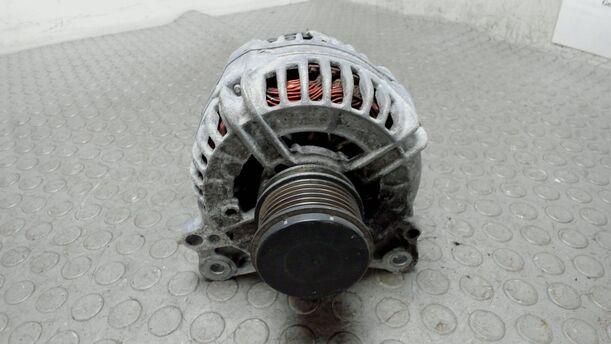 Foto: LICHTMASCHINE / GENERATOR ( 120A ) eines VW Sharan 1.8 5V Turbo Style