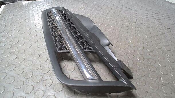Foto: KÜHLERGRILL LINKS eines Nissan Micra 1.5 dCi Style