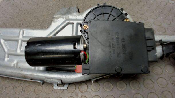 Foto: SCHEIBENWISCHERMOTOR VORN eines VW Sharan 1.8 5V Turbo Style