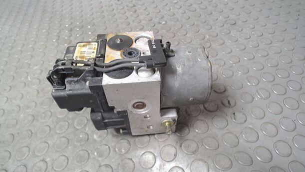 Foto: HAUPTBREMSAGGREGAT ABS eines Opel Corsa Style