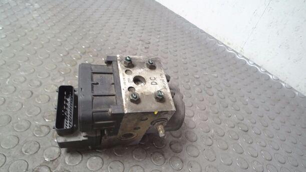 Foto: HAUPTBREMSAGGREGAT ABS eines Opel Corsa Style
