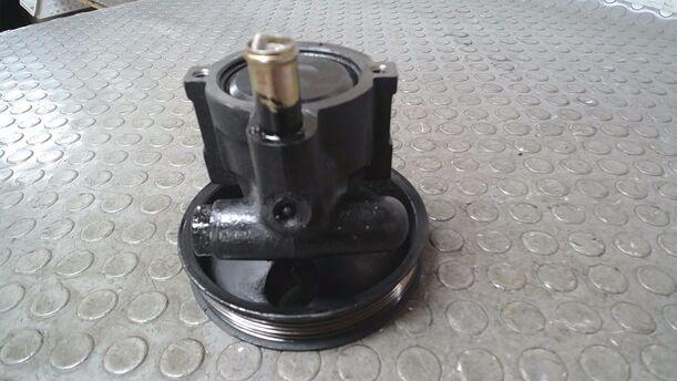 Foto: PUMPE SERVOLENKUNG eines Opel Corsa Style