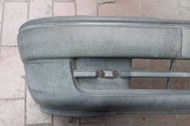 Foto: STOSSSTANGE / STOSSFÄNGER VORN eines Opel Astra Style