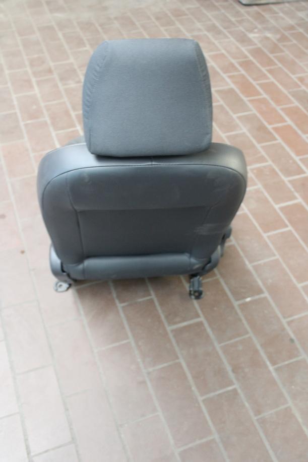 Foto: SITZ VORN LINKS / FAHRERSITZ eines Hyundai i10 1.1 Style