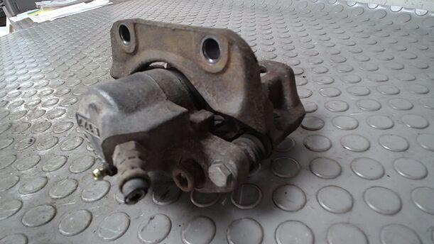 Foto: BREMSSATTEL VORNE LINKS eines Renault Twingo 1.2 Style