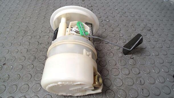 Foto: KRAFTSTOFFPUMPE eines Renault Twingo 1.2 Style