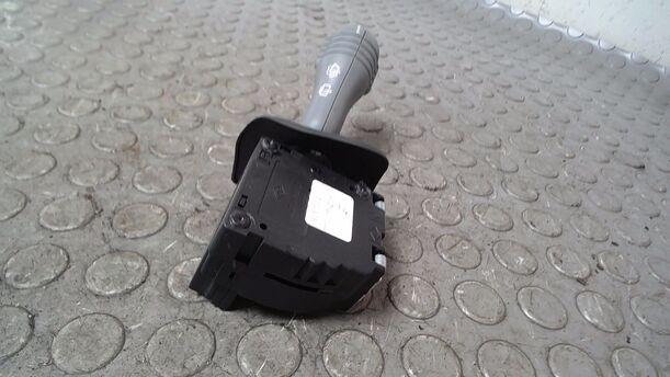 Foto: SCHEIBENWISCHERSCHALTER eines Renault Twingo 1.2 Style