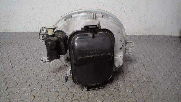 Foto: SCHEINWERFER LINKS eines Renault Twingo 1.2 Style