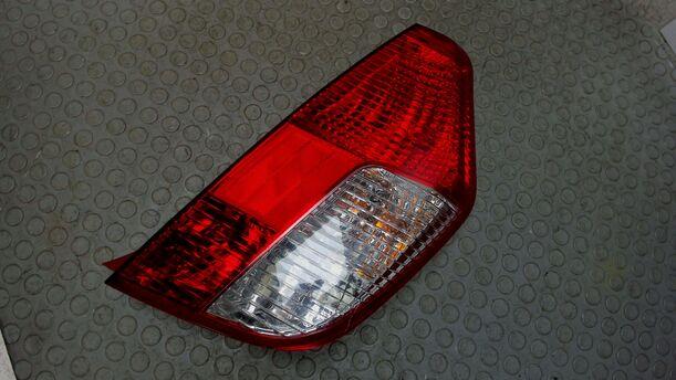 Foto: HECKLEUCHTE / RÜCKLICHT RECHTS eines Hyundai i10 1.1 Style