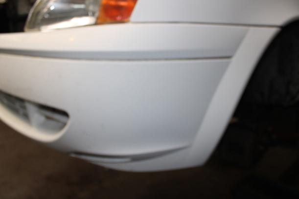 Foto: STOSSFÄNGER / STOSSSTANGE VORNE eines Ford Fiesta Courier Style
