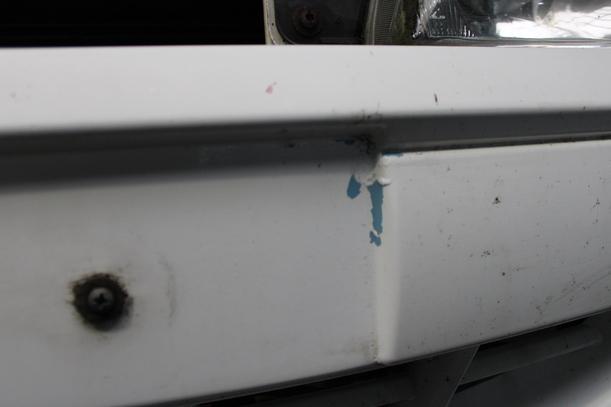 Foto: STOSSFÄNGER / STOSSSTANGE VORNE eines Ford Fiesta Courier Style