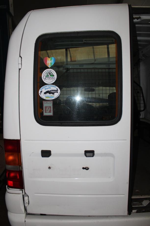 Foto: HECKTÜRFLÜGEL LINKS eines Ford Fiesta Courier Style