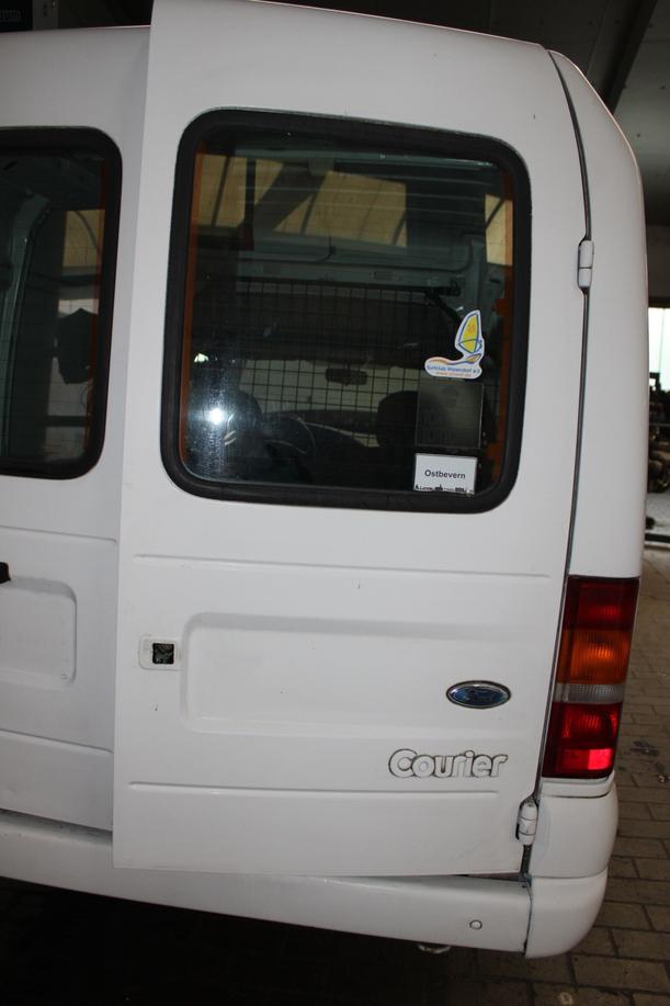 Foto: HECKTÜRFLÜGEL RECHTS eines Ford Fiesta Courier Style