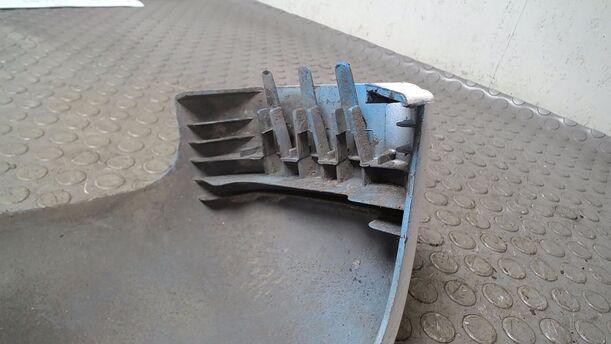 Foto: STOSSFÄNGERECKE HINTEN LINKS UNTEN eines Ford Fiesta Courier Style