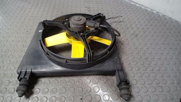 Foto: ELEKTROLÜFTER eines Ford Fiesta Courier Style