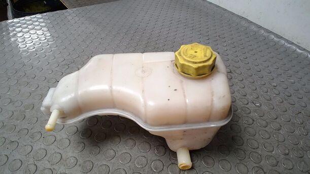 Foto: AUSGLEICHSBEHÄLTER eines Ford Fiesta Courier Style