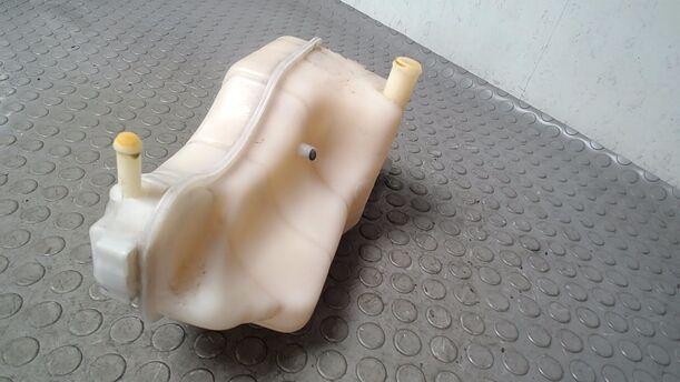 Foto: AUSGLEICHSBEHÄLTER eines Ford Fiesta Courier Style