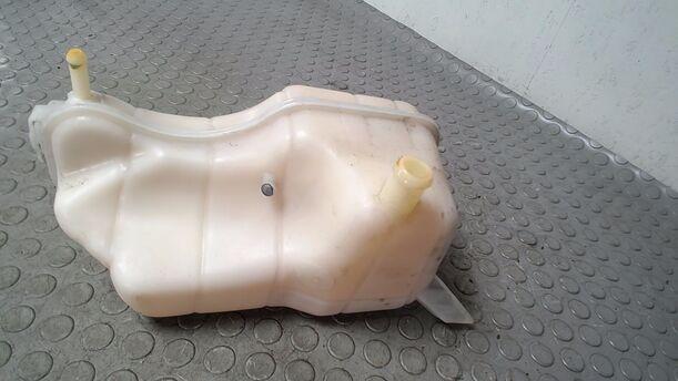 Foto: AUSGLEICHSBEHÄLTER eines Ford Fiesta Courier Style