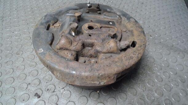 Foto: RADNABE HINTEN LINKS eines Ford Fiesta Courier Style
