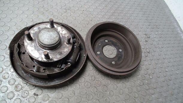 Foto: RADNABE HINTEN RECHTS eines Ford Fiesta Courier Style