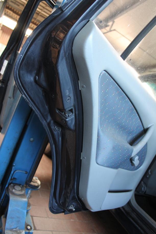 Foto: TÜR HINTEN LINKS eines Skoda Octavia 1.6 Combi Style