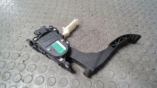 Foto: GASPEDAL eines Skoda Octavia 1.6 Combi Style