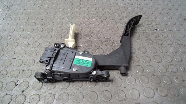 Foto: GASPEDAL eines Skoda Octavia 1.6 Combi Style