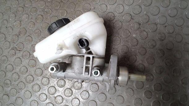 Foto: HAUPTBREMSZYLINDER eines Opel Corsa 1.2 16V Style