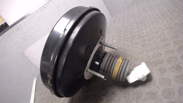 Foto: BREMSKRAFTVERSTÄRKER eines Ford Ka 1.2 Style