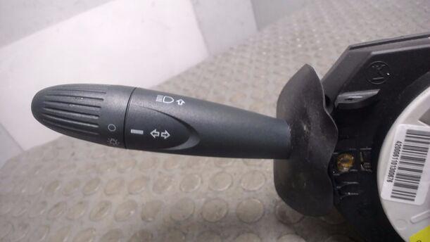 Foto: KOMBISCHALTER eines Ford Ka 1.2 Style