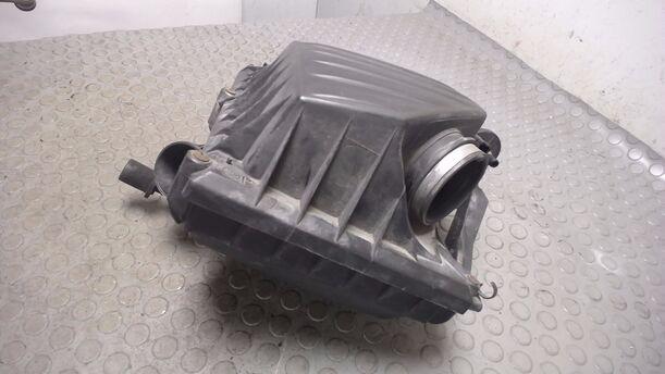 Foto: LUFTFILTERKASTEN eines Opel Corsa 1.2 16V Style