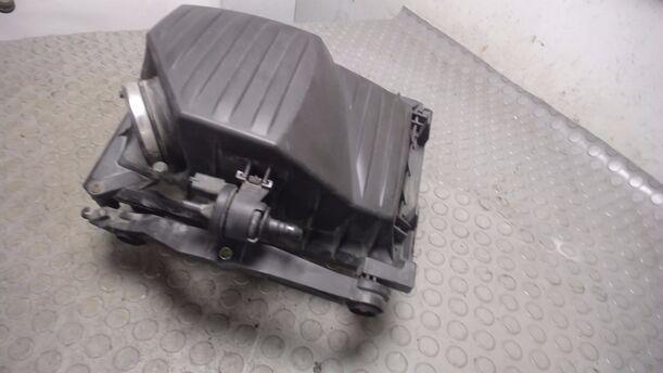 Foto: LUFTFILTERKASTEN eines Opel Corsa 1.2 16V Style