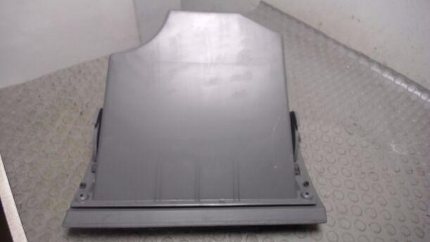 Foto: HANDSCHUFACH eines Opel Corsa 1.2 16V Style