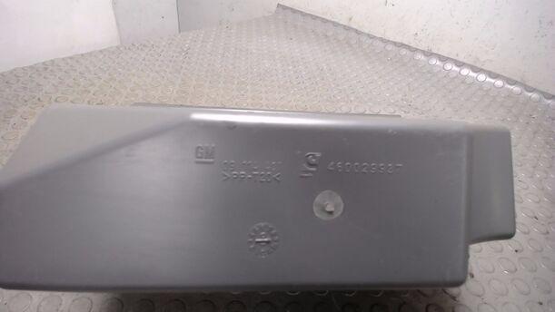 Foto: HANDSCHUFACH eines Opel Corsa 1.2 16V Style