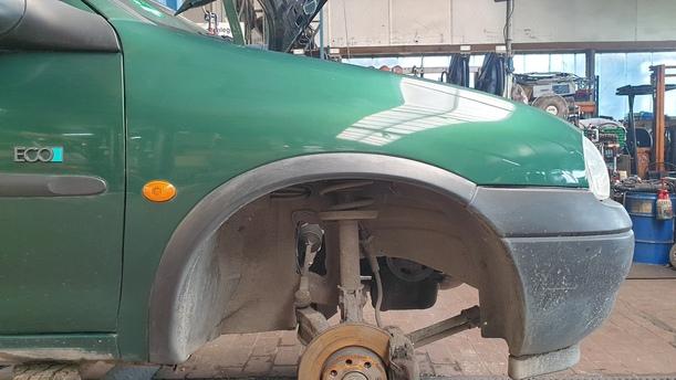 Foto: KOTFLÜGEL VORNE RECHTS eines Opel Corsa Style