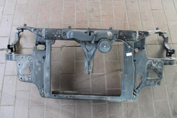 Foto: FRONTBLECH/ SCHLOSSTRÄGER VORN eines Hyundai Getz 1.1 Style