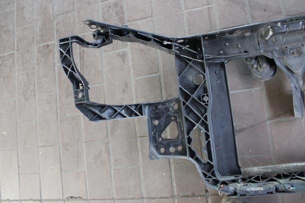 Foto: FRONTBLECH/ SCHLOSSTRÄGER VORN eines Hyundai Getz 1.1 Style