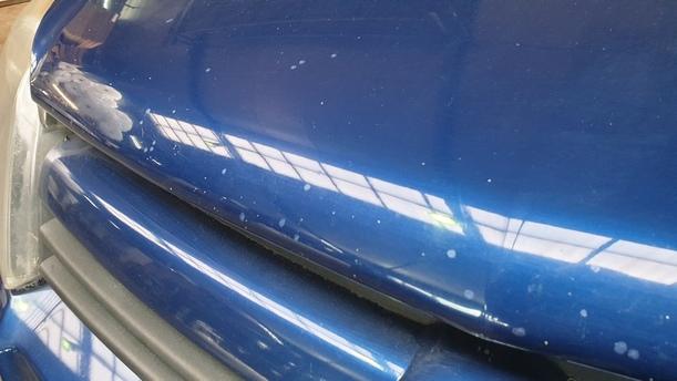 Foto: MOTORHAUBE eines Opel Astra 1.6 Caravan Style