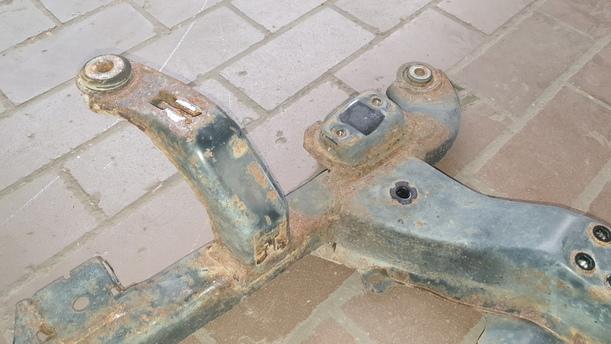 Foto: VORDERACHSE/ ACHSE VORN eines Opel Astra 1.6 Caravan Style