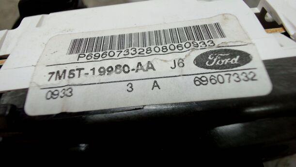 Foto: HEIZUNGSBETÄTIGUNG ( KLIMA ) eines Ford Focus 1.6 16V Style