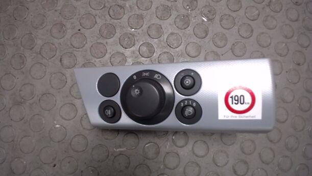 Foto: LICHTSCHALTER eines Opel Astra 1.6 Caravan Style