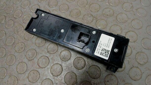 Foto: FENSTERHEBERSCHALTER VORNE LINKS eines Ford Focus 1.6 16V Style