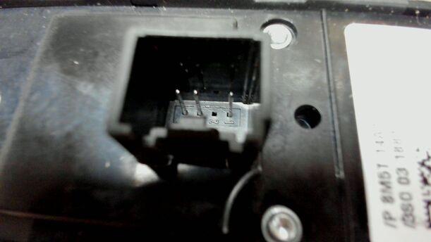 Foto: FENSTERHEBERSCHALTER VORNE LINKS eines Ford Focus 1.6 16V Style