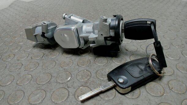 Foto: ZÜNDSCHLOSS / SCHLIESSZYLINDER eines Ford Focus 1.6 16V Style
