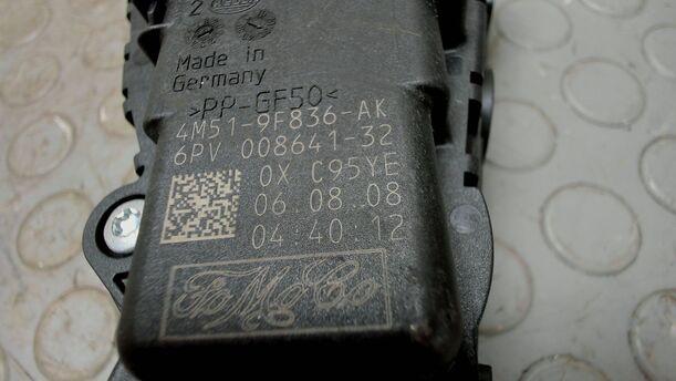 Foto: GASPEDAL ( BENZIN / SCHALTGETRIEBE ) eines Ford Focus 1.6 16V Style