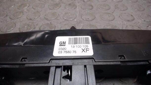 Foto: WARNBLINKSCHALTER eines Opel Astra 1.6 Caravan Style